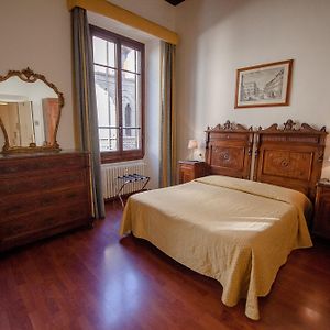 Kamer met een Queen Size Bed